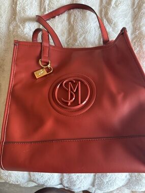 Steve Madden Brick colo Faux Leather Tote w/ Gold Charm